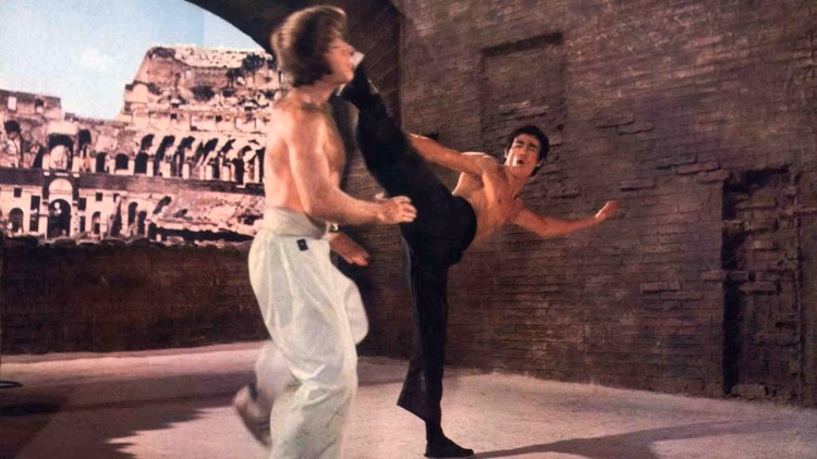 Legendarne starcie, które nigdy nie trafiło do gier – Chuck Norris kontra Bruce Lee na ekranie 18 Dlaczego ta scena nigdy nie trafiła do gier